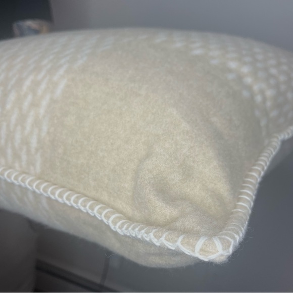 SOLD. RARE Louis Vuitton Damier Throw Pillow - Picture 3 of 5